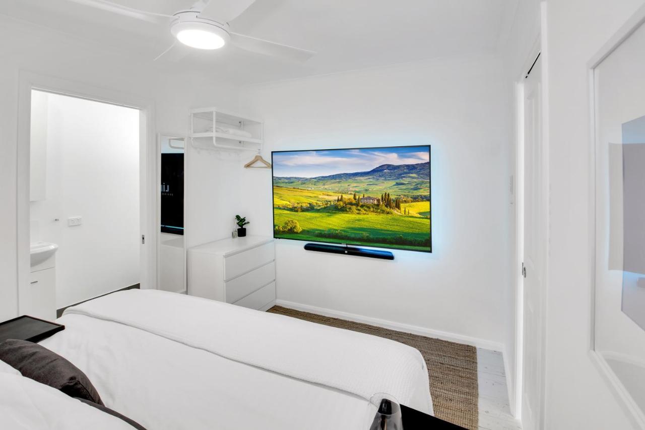 Private Outdoor Spa, Fire Pit, Cinema Room - The Cottage Coolum Beach Exterior photo