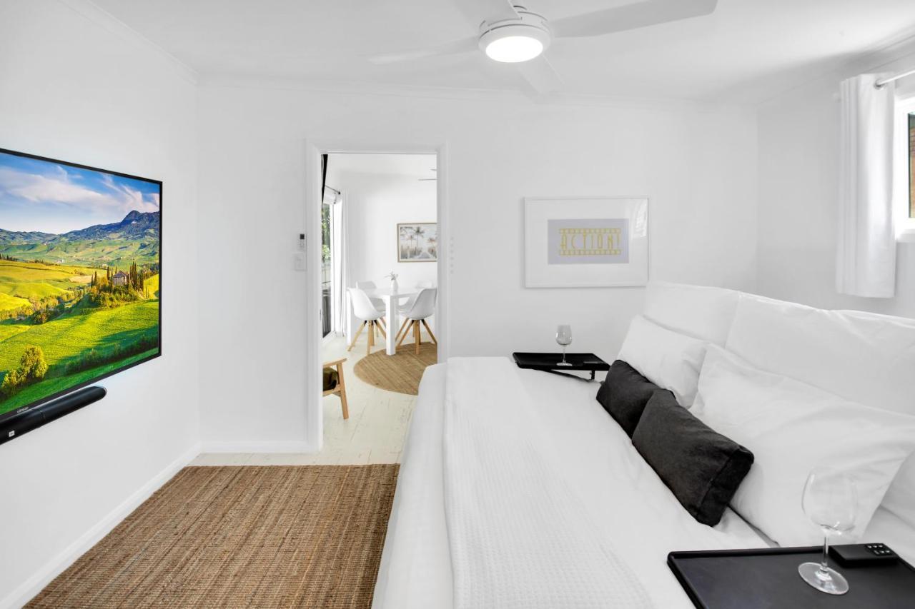 Private Outdoor Spa, Fire Pit, Cinema Room - The Cottage Coolum Beach Exterior photo