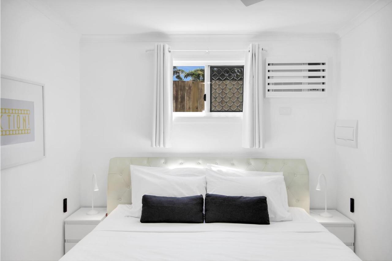 Private Outdoor Spa, Fire Pit, Cinema Room - The Cottage Coolum Beach Exterior photo