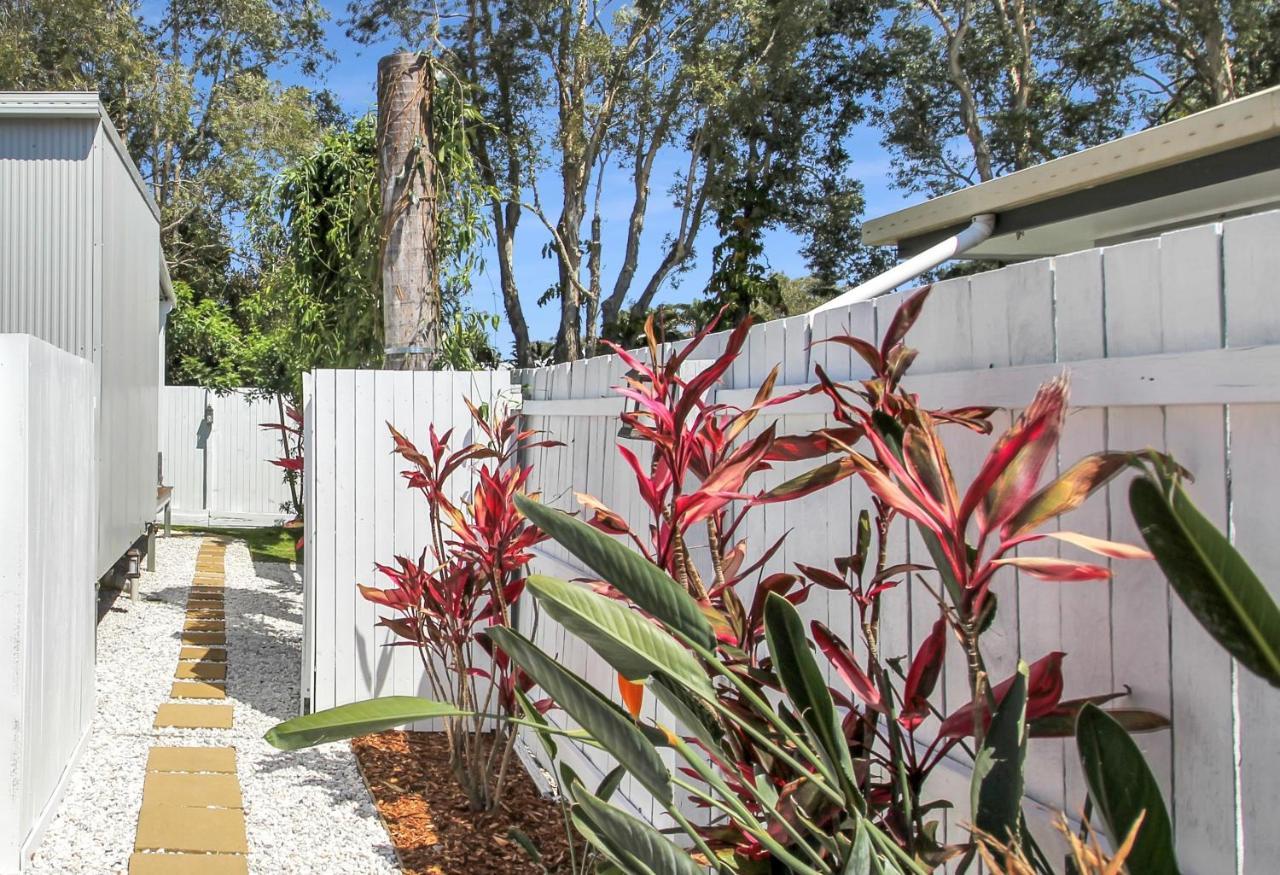 Private Outdoor Spa, Fire Pit, Cinema Room - The Cottage Coolum Beach Exterior photo
