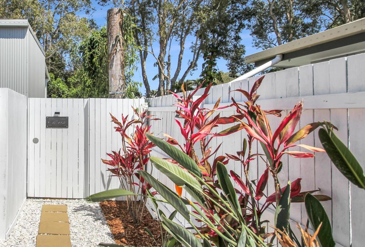 Private Outdoor Spa, Fire Pit, Cinema Room - The Cottage Coolum Beach Exterior photo